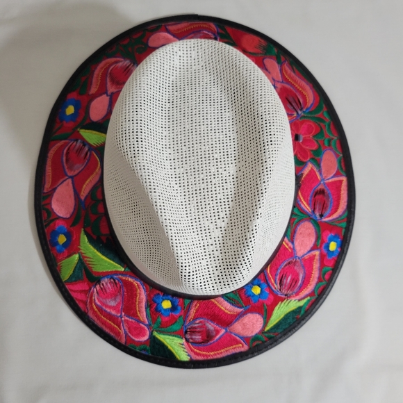 New Beautiful Embroidered Hat - Picture 3 of 13